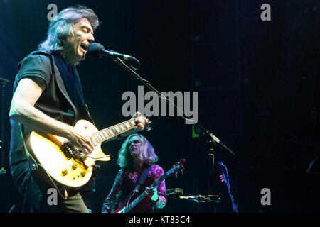 L'inglese il chitarrista, cantante e cantautore Steve Hackett esegue un concerto dal vivo al Rockefeller di Oslo. Steve Hackett è anche noto come chitarrista solista della roccia e la genesi nel periodo dal 1970 al 1977. Norvegia, 06/09 2015. Foto Stock