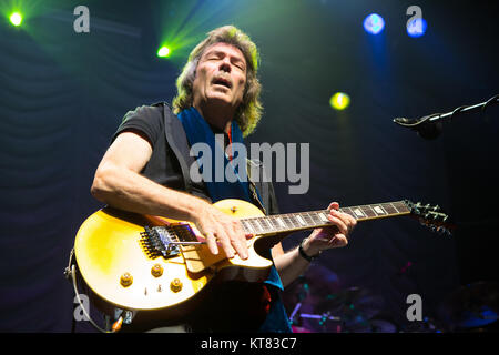 L'inglese il chitarrista, cantante e cantautore Steve Hackett esegue un concerto dal vivo al Rockefeller di Oslo. Steve Hackett è anche noto come chitarrista solista della roccia e la genesi nel periodo dal 1970 al 1977. Norvegia, 06/09 2015. Foto Stock