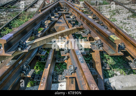 Pila di binari ferroviari Foto Stock