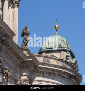 Seitenkuppel des Berliner Dom Foto Stock