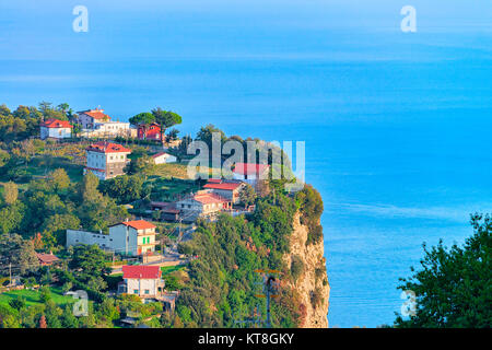 Vista dal percorso della divinità in Agerola, Bomerano, Mar Tirreno, Costiera Amalfitana, Italia Foto Stock