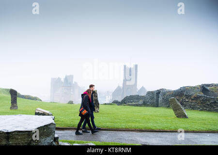 Aberystwyth Wales UK, venerdì 22 dicembre 2017 UK Meteo: nebbia fitta nebbia e avvolgenti la città di Aberystwyth, in Ceredigion, west wales, su una molto lieve (11ºC) e calma piatta mattina in testa fino a Natale 2017 Photo credit: Keith Morris/Alamy Live News Foto Stock