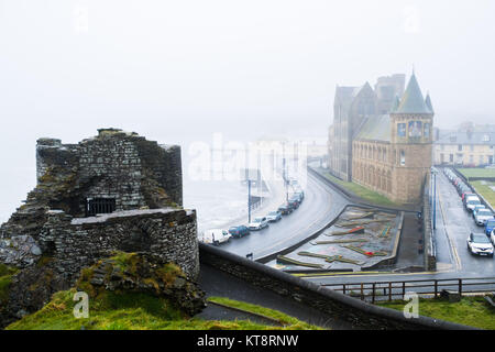 Aberystwyth Wales UK, venerdì 22 dicembre 2017 UK Meteo: nebbia fitta nebbia e avvolgenti la città di Aberystwyth, in Ceredigion, west wales, su una molto lieve (11ºC) e calma piatta mattina in testa fino a Natale 2017 Photo credit: Keith Morris/Alamy Live News Foto Stock