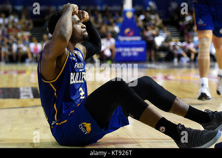 Brisbane, Queensland, Australia. 23 Dic, 2017. Perrin Buford dei proiettili gesti durante il round undici NBL corrispondenza tra le pallottole di Brisbane e Sydney Kings al Brisbane Convention and Exhibition Centre su dicembre 23, 2017 a Brisbane, Australia. Credito: Albert Perez/ZUMA filo/Alamy Live News Foto Stock