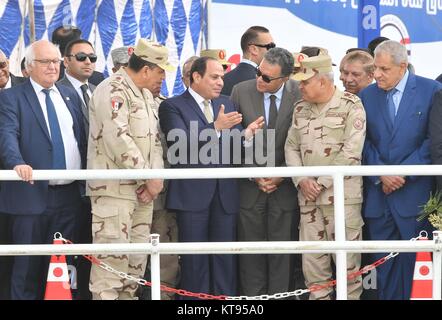 Ismailia, Cairo, Egitto. 23 Dic, 2017. Il Presidente egiziano Abdel-Fattah al-Sisi prende parte durante la fase di apertura di un certo numero di progetti di sviluppo nel canale di Suez in area di Ismailia, Egitto, sul dicembre 23, 2017 Credito: il Presidente egiziano Ufficio APA/images/ZUMA filo/Alamy Live News Foto Stock