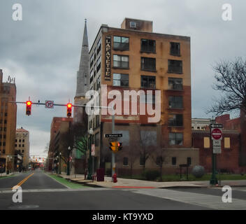 Syracuse, New York, Stati Uniti d'America, 20 novembre 2017. L'edificio Layfayette sull'angolo di Warren e a est la Fayette strade nel centro cittadino di Syracuse, New York su Foto Stock