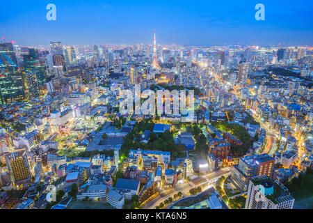 Vista notturna della città di Tokyo, Giappone Foto Stock