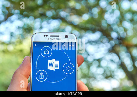 MONTREAL, Canada - 23 Maggio 2016 - Microsoft Office 365 parola applicazione su Samsung S7. Foto Stock