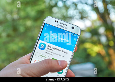 MONTREAL, Canada - 23 Maggio 2016 : Smart Switch applicazione su Samsung S7 schermo. Samsung Smart Switch è uno strumento facile da utilizzare per il trasferimento dei contenuti Foto Stock