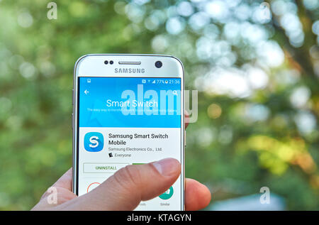 MONTREAL, Canada - 23 Maggio 2016 : Smart Switch applicazione su Samsung S7 schermo. Samsung Smart Switch è uno strumento facile da utilizzare per il trasferimento dei contenuti Foto Stock