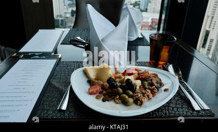 Il Continente Medinii Hotel Ristorante italiano in Thailandia Bangkok raffinati pasti a buffet piatto di Self Service di stravagante sontuosità antipasti Foto Stock