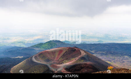 Al di sopra di vista dei Monti Silvestri dell'Etna Foto Stock