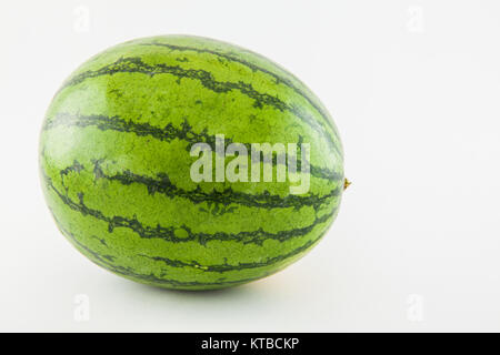 Anguria (Citrullus lanatus) su sfondo bianco Foto Stock