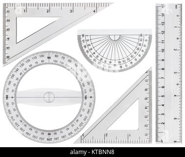 Set di strumenti di disegno, righello e goniometro triangolo, isolati su sfondo bianco Foto Stock