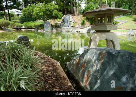 Nel giardino Giapponese - allo Zoo di Rockhampton & Giardini Botanici Foto Stock