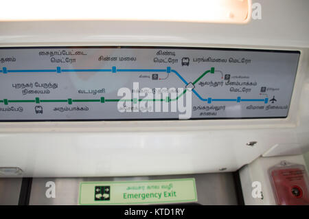 Chennai Metro rail che mostra la mappa dell'aeroporto e la luce che indica le stazioni in procinto di essere coperto Foto Stock