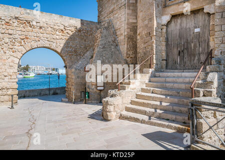 Vista panoramica di Monopoli, in provincia di bari, puglia, Italia meridionale. Foto Stock