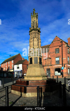 Il Memoriale di guerra, la piazza del mercato, Uttoxeter town, Staffordshire, England, Regno Unito Foto Stock