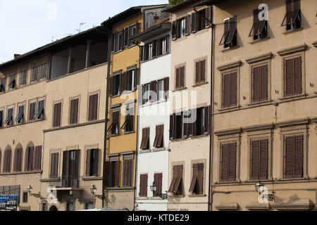 Firenze - bellissimo e storico tenements in Piazza Santa Croce Foto Stock