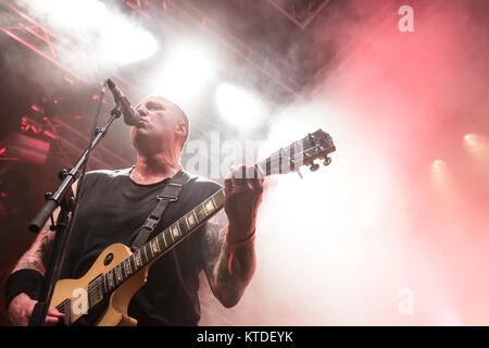 La American avant-garde metal band tombe esegue un concerto dal vivo presso il Danish music festival Roskilde Festival 2015. Qui il cantante e il chitarrista Mike Hill è visto dal vivo sul palco. Danimarca, 03/07 2015. Foto Stock