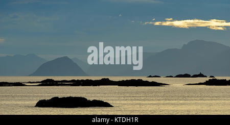 Lofoten visti da Hadseloya, Hadsel, Nordland, Norvegia Foto Stock