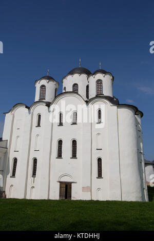St Nicholas Cathedral, 1113-1136, Sito Patrimonio Mondiale dell'UNESCO, Veliky Novgorod Oblast Norgorod, Russia Foto Stock