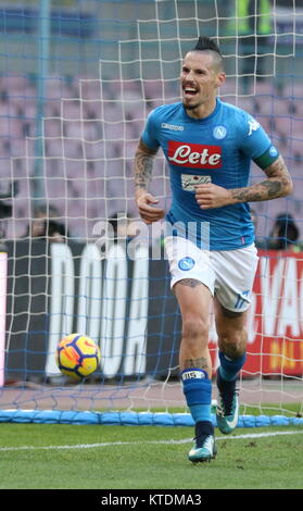 Napoli, Italia. 23 Dic, 2017. L'Italia, Napoli - 23 dicembre 2017 Campionato Italiano di una partita di calcio a stadio San Paolo tra SSC Napoli e AC Sampdoria finito di 3 - 2 nella foto: il giocatore Napoli - Hamsik Credito: Fabio Sasso/Pacific Press/Alamy Live News Foto Stock