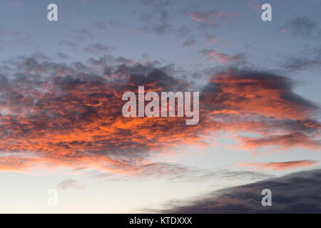 Vista panoramica del cielo nuvoloso durante il tramonto Foto Stock