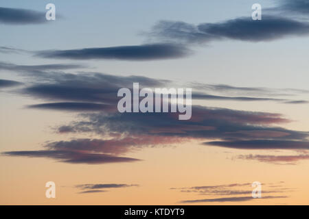 Vista panoramica del cielo nuvoloso durante il tramonto Foto Stock