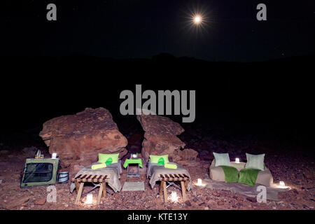 Dormire fuori esperienza presso Huab sotto tela, Damaraland, Namibia, Africa Foto Stock