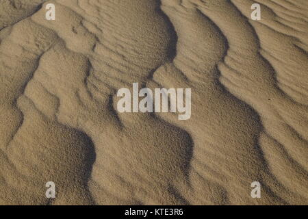 Abstract onde di sabbia, al deserto Maranjab nella provincia di Isfahan in Iran Foto Stock