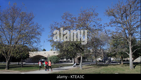 Jogging ai Giardini Jardines del Turia.Turia a Valencia, Spagna Foto Stock