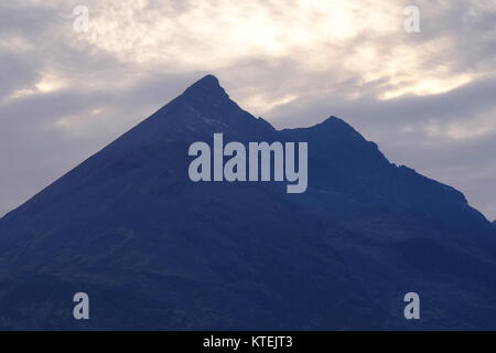 Le montagne Cuillin e Sgurr Alasdair picco all'Isola di Skye in Scozia Foto Stock