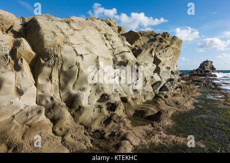 Arenaria erosa formazioni rocciose, tafoni, presso la baia di Algeciras, Spagna, Europa. Foto Stock