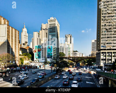 Flusso di traffico nel centro di Sao Paulo, Brasile Foto Stock