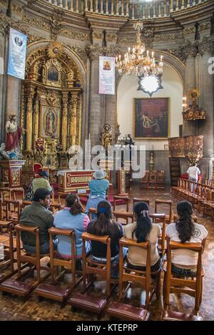 VILLA DI GUADALUPE, CITTÀ DEL MESSICO, 08 agosto 2008 - Interno della chiesa del Pocito. Foto Stock