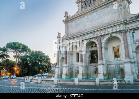 Fontana dell Acqua Paola anche chiamato il fontanone o la grande fontana di Roma Foto Stock