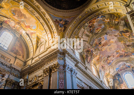 Sant Ignazio Chiesa soffitti dipinti dal pittore Andrea Pozzo a Roma Foto Stock