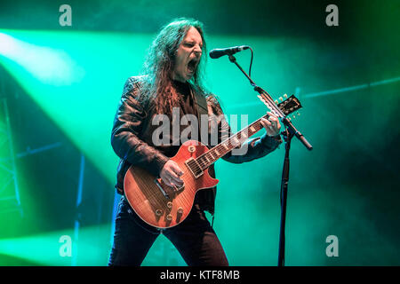 Il tedesco della band power metal Blind Guardian esegue un concerto dal vivo al Sweden Rock Festival 2016. Qui il chitarrista Marcus Siepen è visto dal vivo sul palco. La Svezia, 08/06 2016. Foto Stock