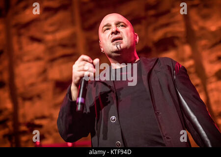 La American metal band disturbato esegue un concerto dal vivo presso Telenor Arena di Oslo. Qui il cantante David Draiman è visto dal vivo sul palco. Norvegia, 10/03 2017. Foto Stock