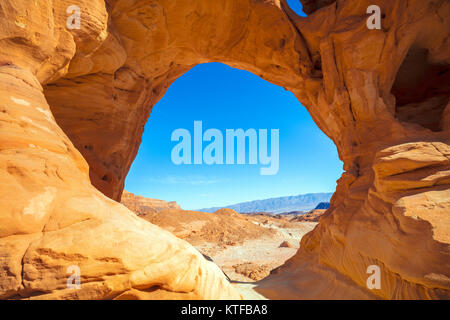 Arco nella roccia. Parco Timna. Israele Foto Stock