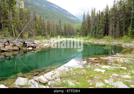 Il lago a ferro di cavallo, il Parco Nazionale di Jasper, Canada Foto Stock