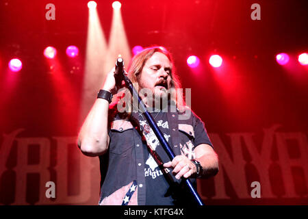 La statunitense southern rock band Lynyrd Skynyrd esegue un live a Oslo Spektrum. Qui il cantante Johnny Van Zant è visto dal vivo sul palco. Norvegia, 24/05 2009. Foto Stock