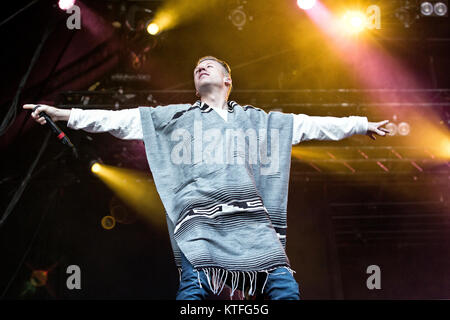 La American duo hip-hop Macklemore & Ryan Lewis esegue un concerto dal vivo a musica norvegese Hovefestivalen festival 2013. Il duo è costituito da the rapper Macklemore (foto) e il produttore Ryan Lewis che entrambi provengono da Seattle. Norvegia, 02/07 2013. Foto Stock