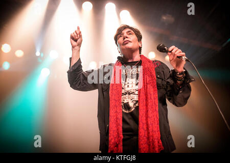 Norvegia, Drammen - 3 novembre 2017. La American hard rock band il sig. Big esegue un concerto dal vivo a livello di Unione europea di scena in Drammen. Qui il cantante Eric Martin è visto dal vivo sul palco. (Photo credit: Gonzales foto - Terje Dokken). Foto Stock