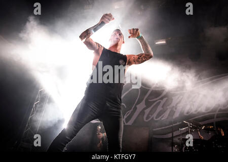 La Australian metalcore band Parkway Drive esegue un concerto dal vivo presso il norvegese music festival tonnellate di roccia 2015. Qui la cantante Winston McCall è visto dal vivo sul palco. Norvegia, 18/06 2015. Foto Stock