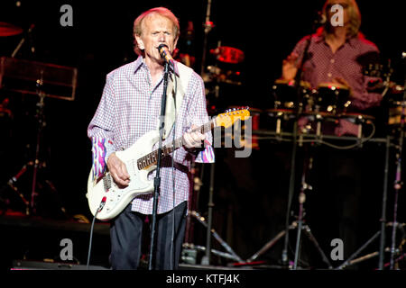 La American surf gruppo rock Beach Boys esegue un concerto dal vivo a Oslo Spektrum. Qui cantante, compositore e musicista Al Jardine è visto dal vivo sul palco. Norvegia, 31/07 2012. Foto Stock