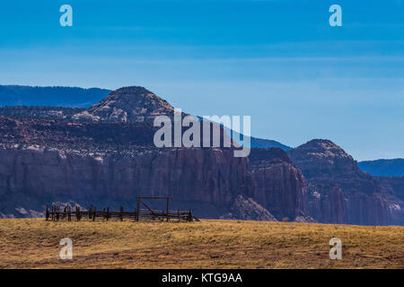 Il Corral storico per il pascolo del bestiame in che cosa ora è Indian Creek National Monument, precedentemente parte di orsi orecchie monumento nazionale, Southern Utah, Stati Uniti d'America Foto Stock