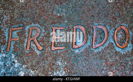 Didascalia lettere di bronzo freddo Foto Stock