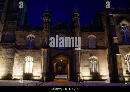 Università di Aberdeen, Kings College durante un inverno innevato, Scozia, Regno Unito. Dicembre 2017. Foto Stock